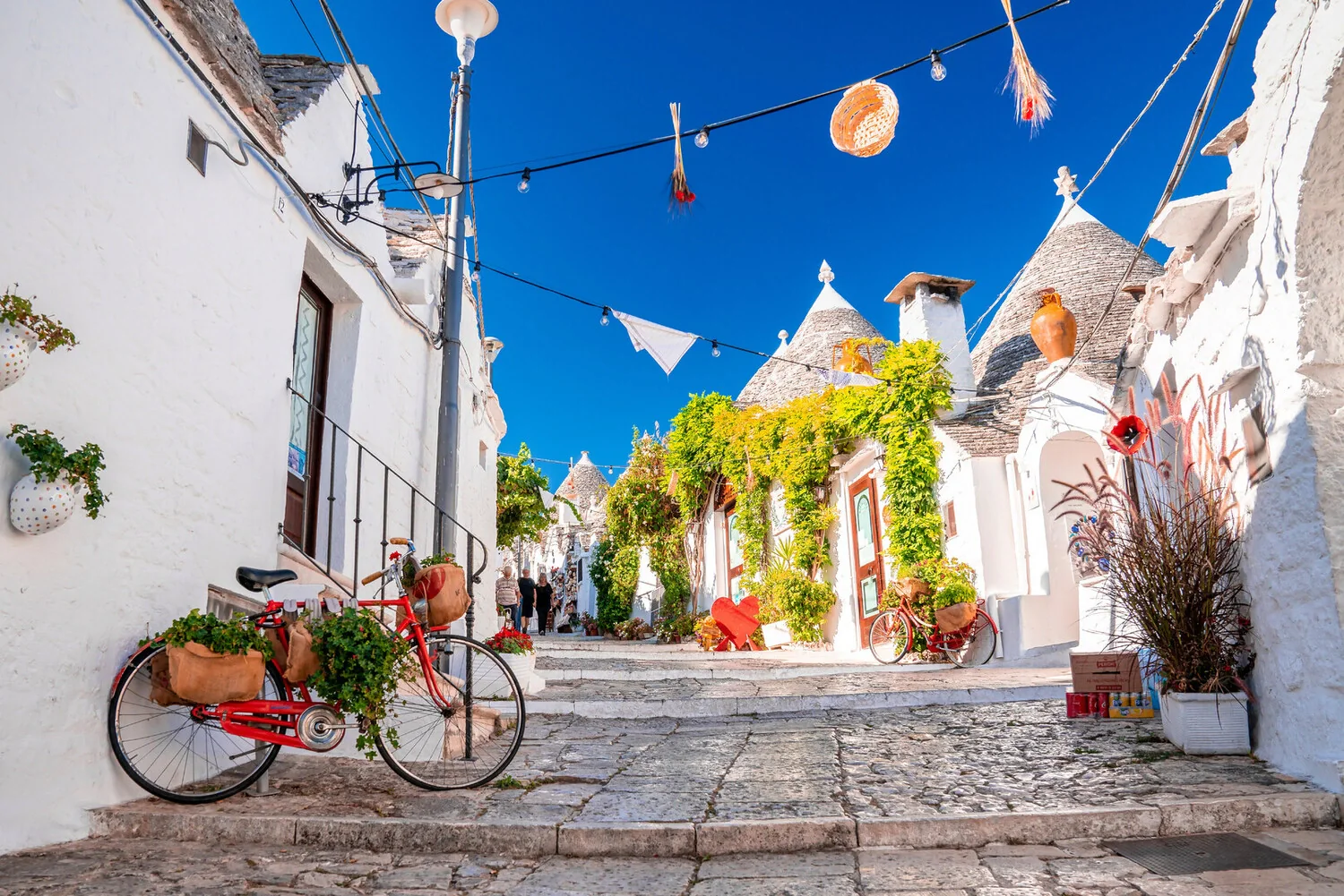 Brindisi sahili ve Puglia, İtalya'daki tarihi liman