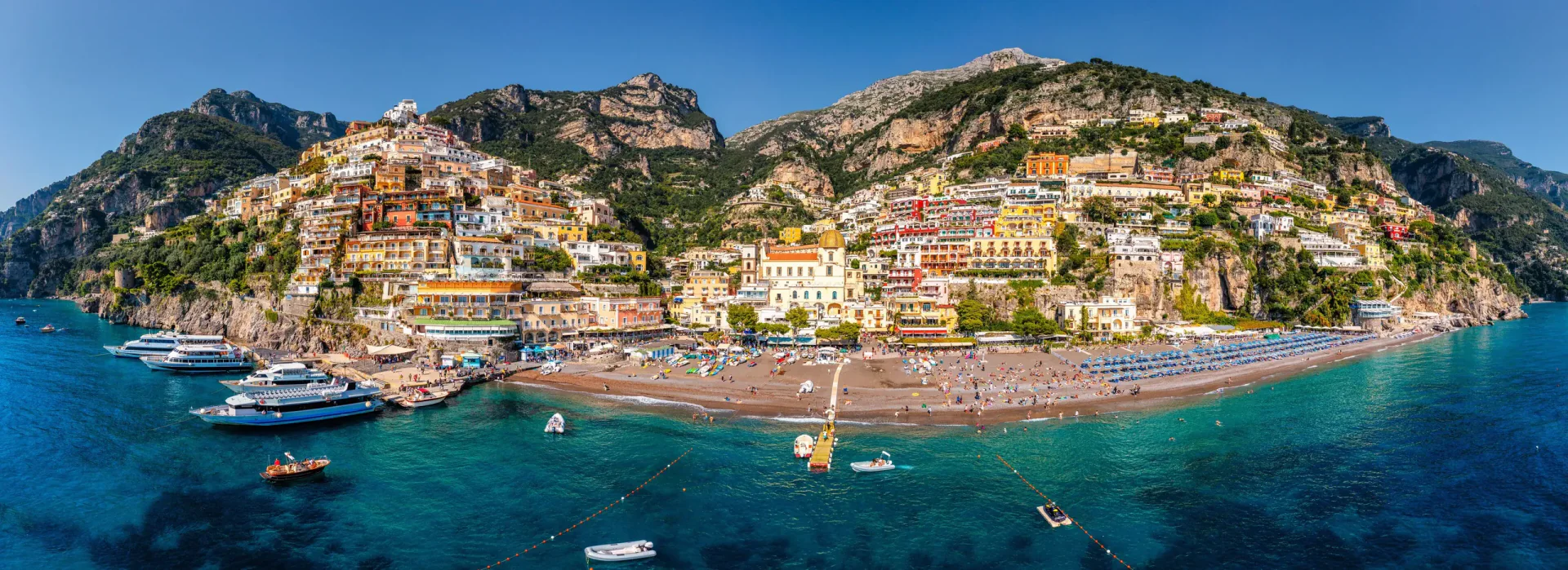 Salerno sahili, eski şehir ve Campania, İtalya'daki Salerno Körfezi
