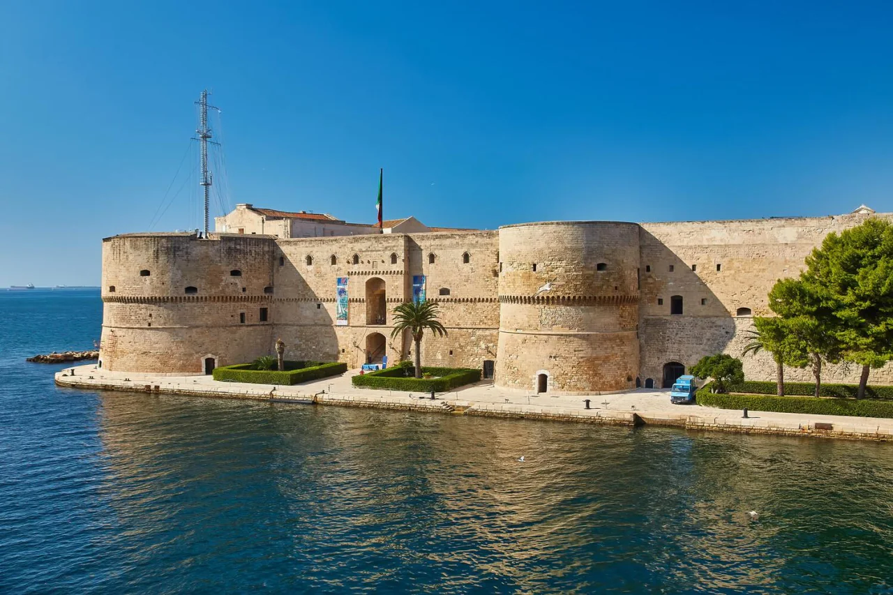 Taranto feribot varış noktası