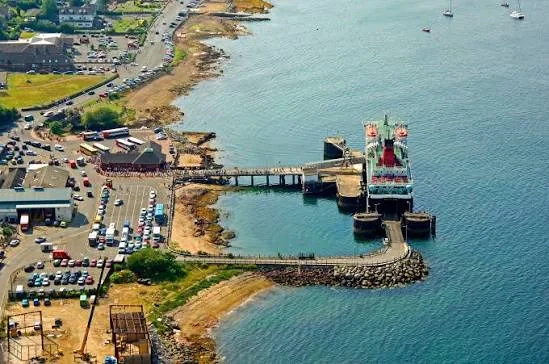 Brodick limanı ve Arran'ın Isle