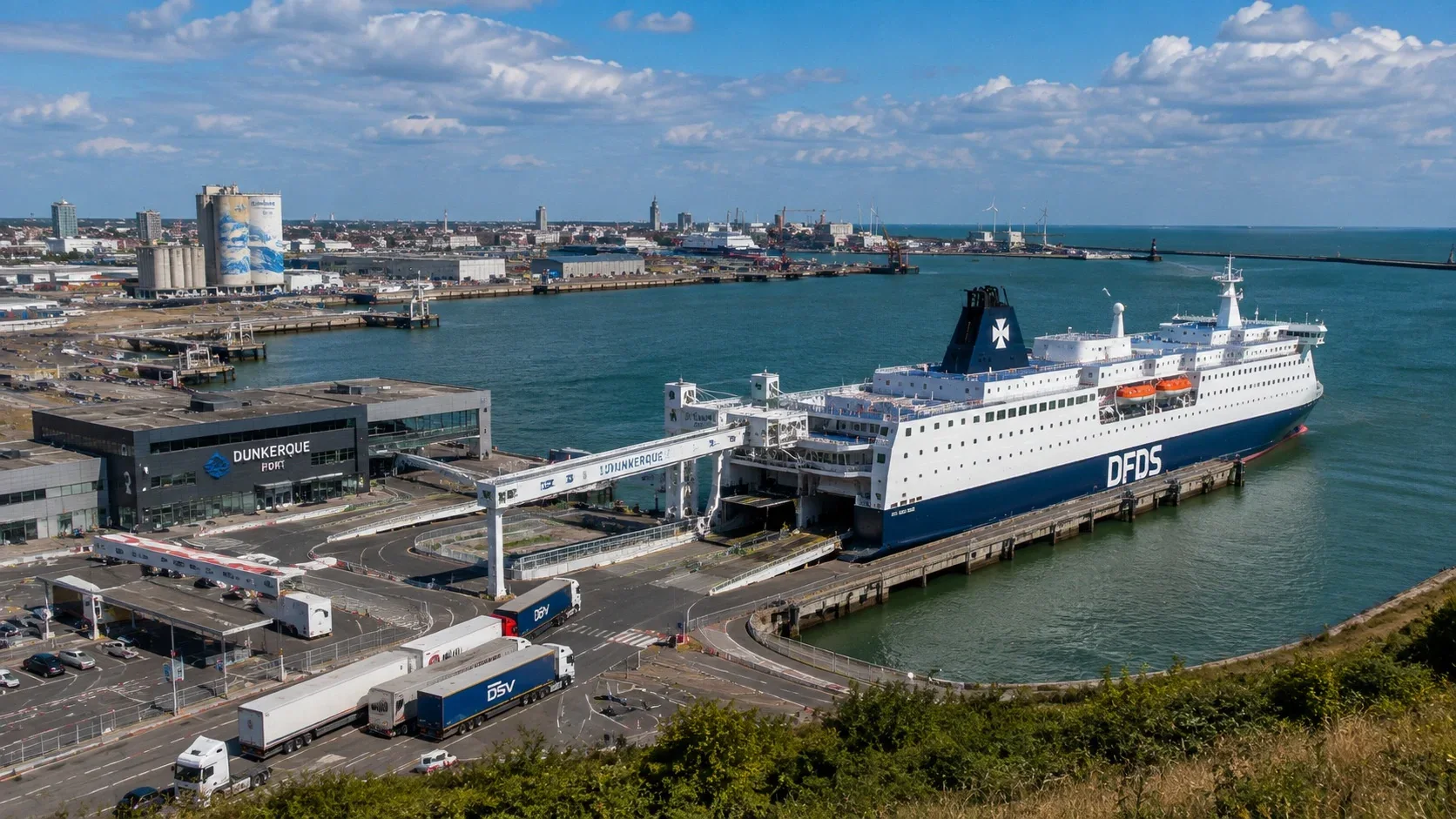 Fransa'daki Dunkirk Loon-Plage'deki DFDS yolcu feribot terminali