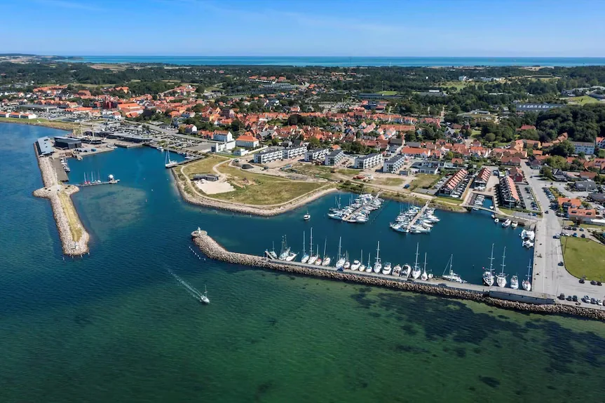 Ebeltoft feribot limanı