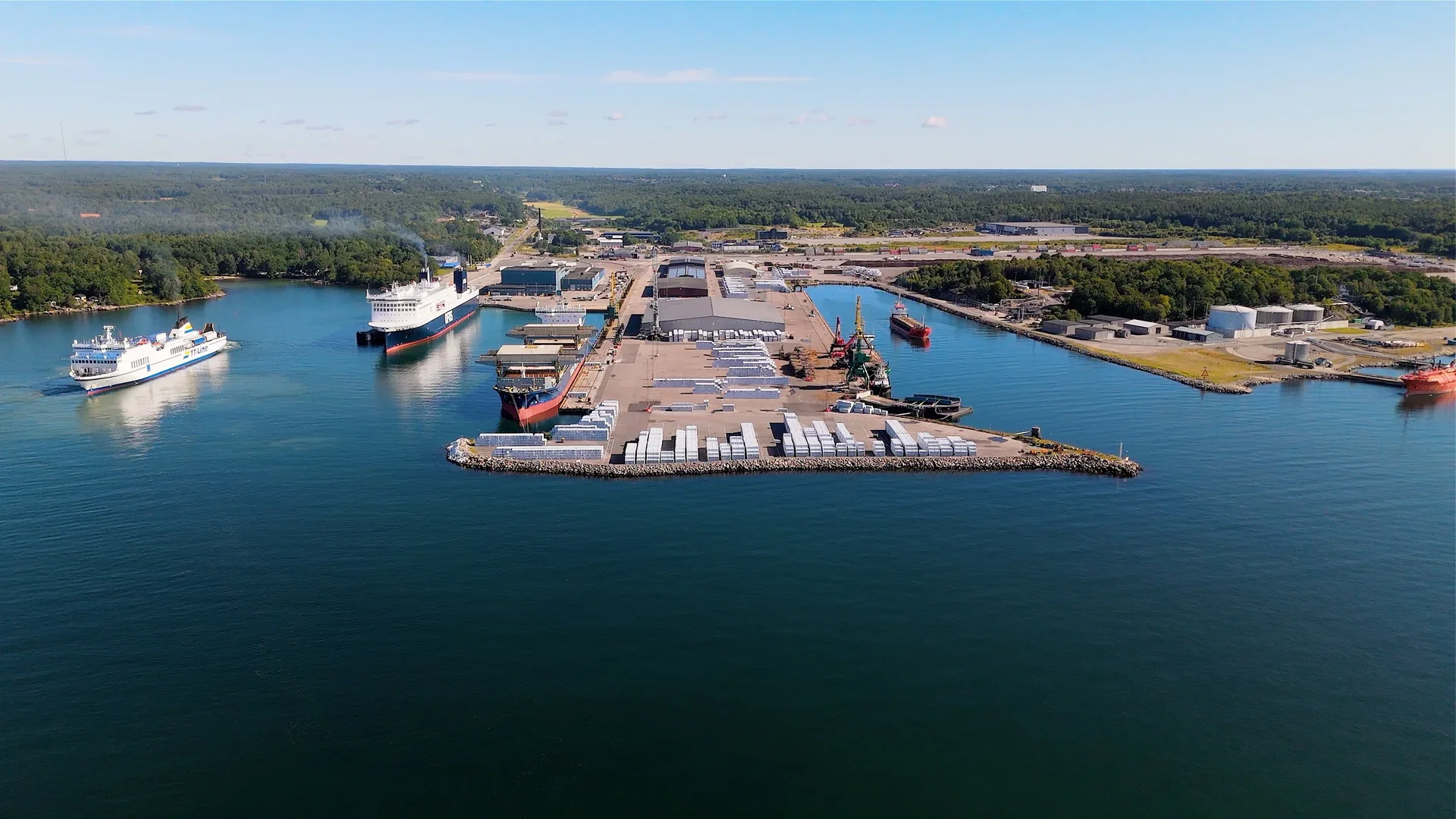 İsveç'in güneyindeki Karlshamn feribot limanı