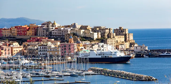 Pozzuoli Feribot İskelesi
