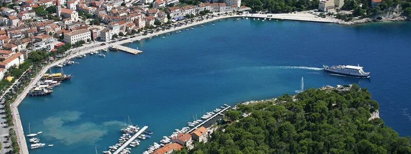 Stari Grad limanı ve Hvar'da şehir