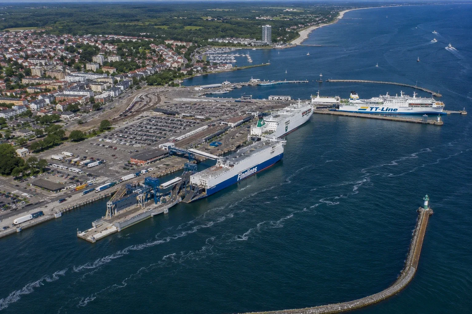 Travemünde feribot limanı