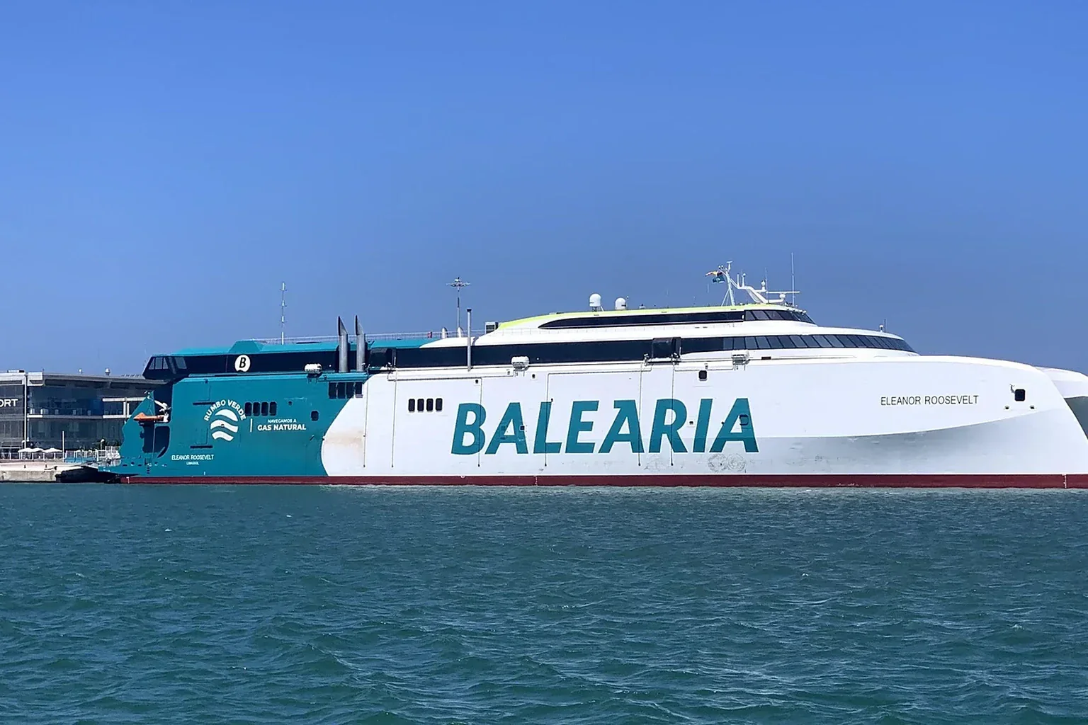 Baleària yolcu ve araç feribotu