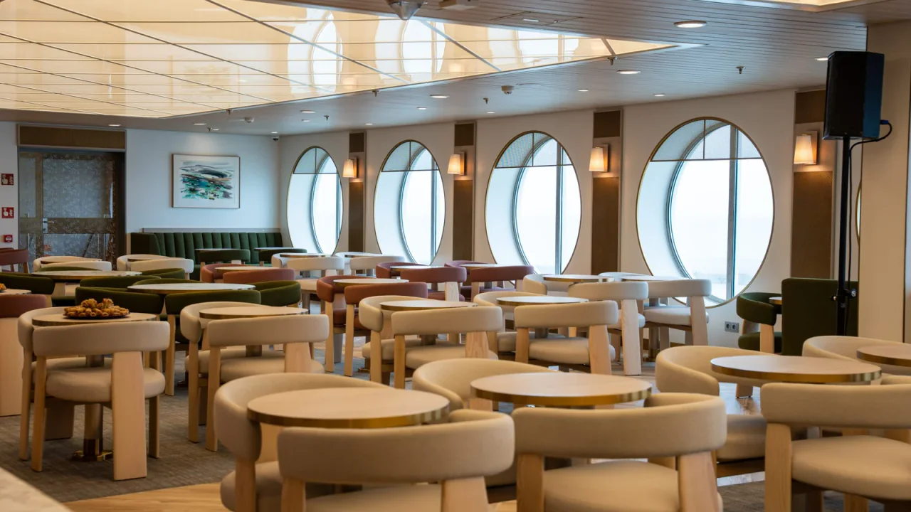 Brittany Ferries gemisindeki restoran