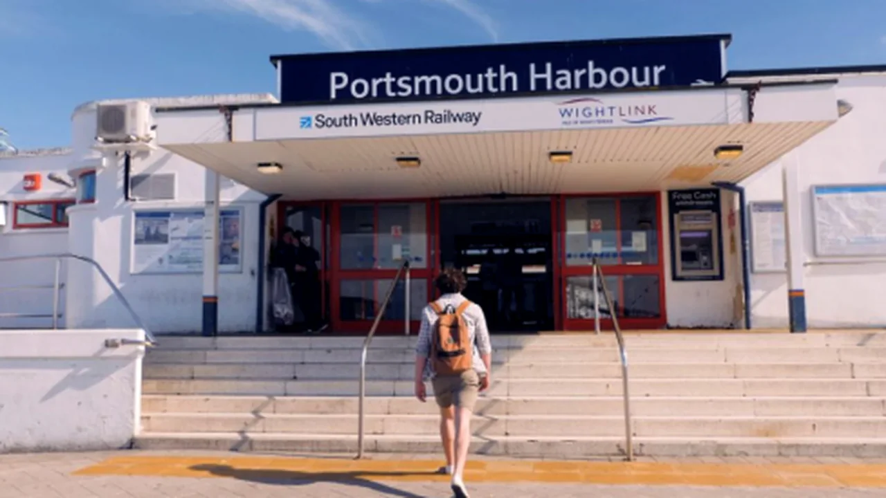 Portsmouth Limanı Wightlink FastCat terminali