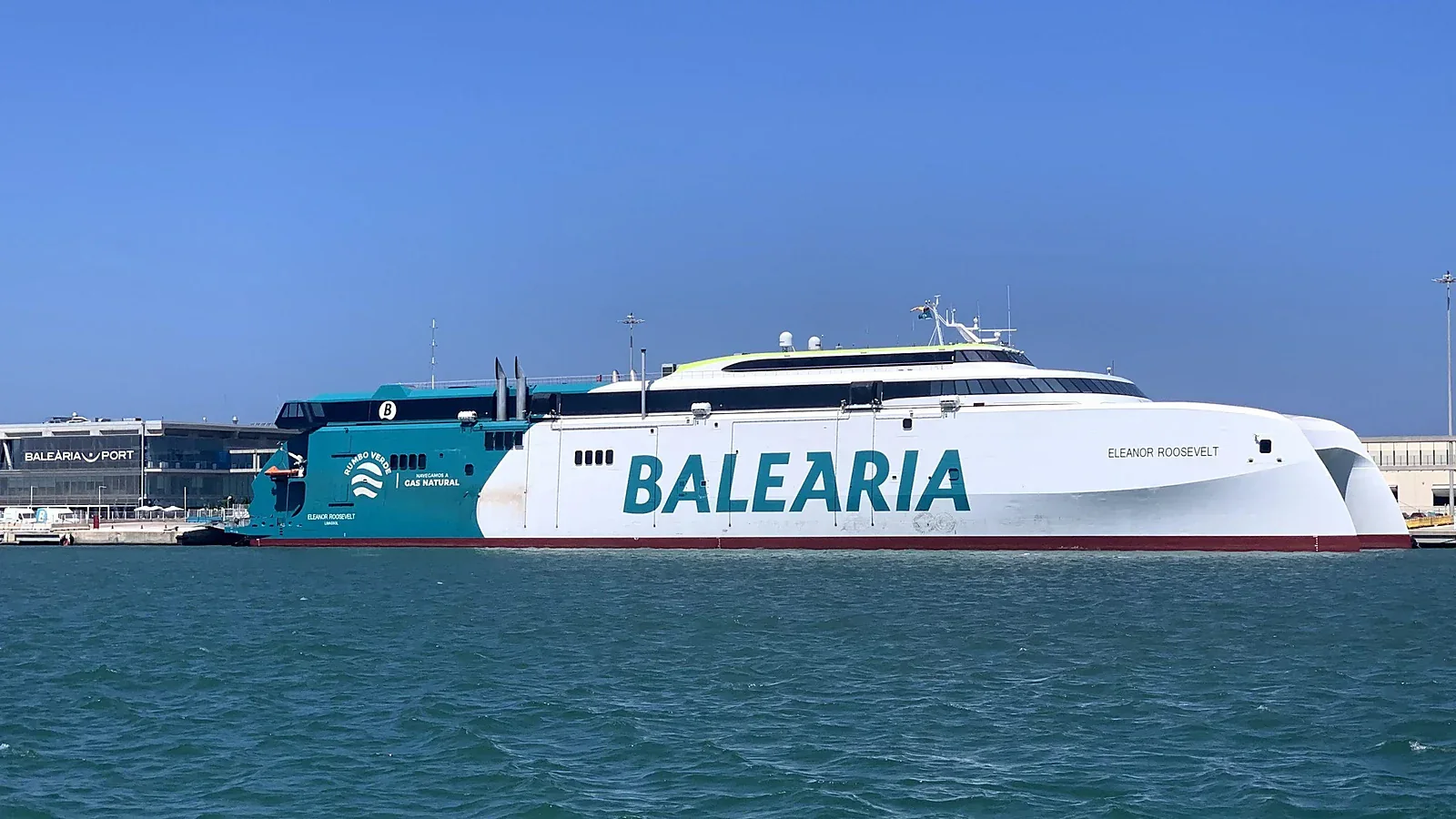 Baleària yolcu ve araç feribotu