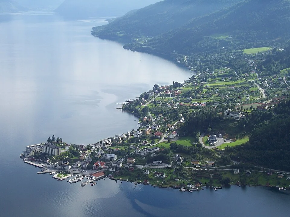 Balestrand varış noktası fotoğrafı