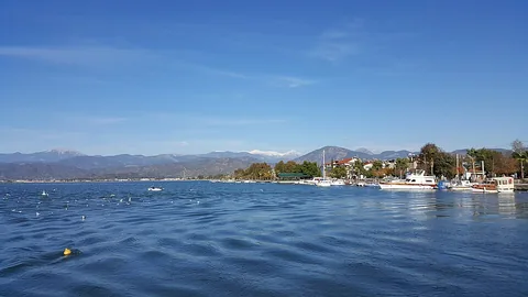 Fethiye limanı ve kıyı manzarası