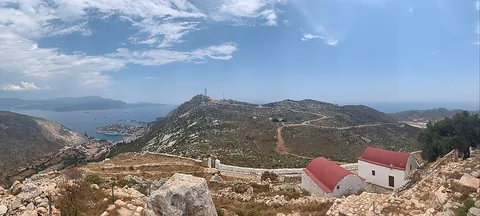 Meis (Kastellorizo) limanı ve kıyı manzarası