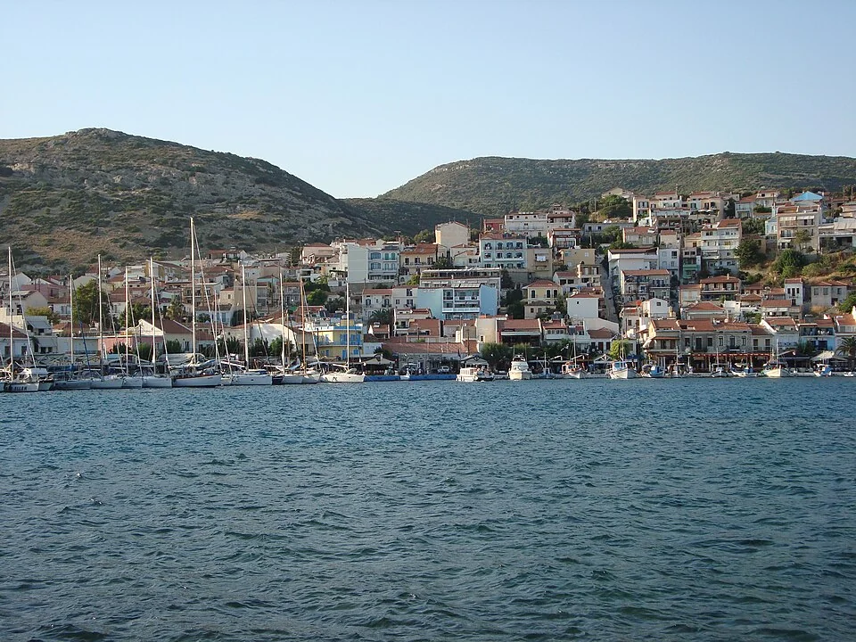 Pythagorio, Samos kıyısı ve liman çevresi
